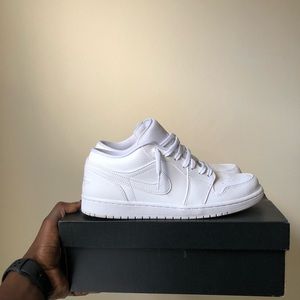 Jordan 1 Low Triple White